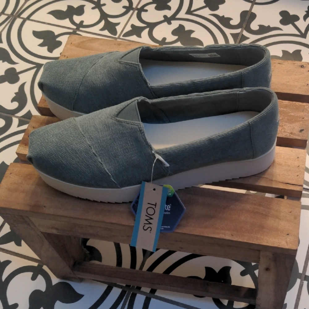 TOMS Women's Denim Blue Corduroy Loafers